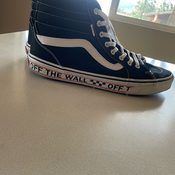 Men’s Vans High Tops - Picture 2 of 6